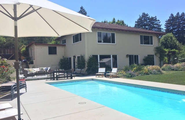 Sunny Hilltop Winecountry Retreat - Su casa privada en la región vinícola