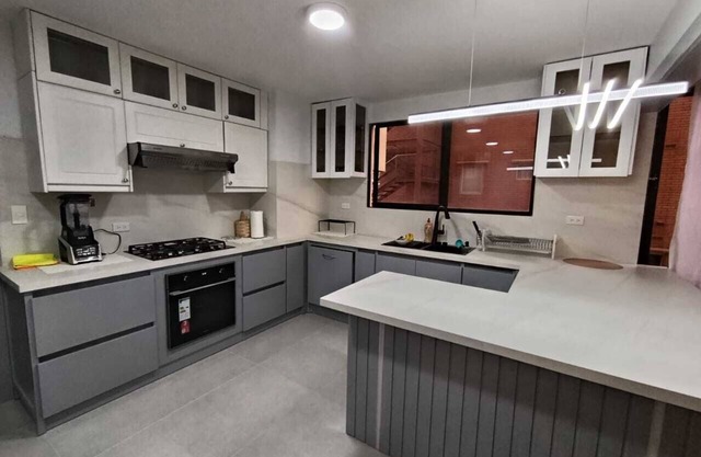 Sunny spacious apartment in Cuenca