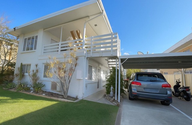 Sunrise Apt 3 · Bright 1BR · Upstairs · Pool View