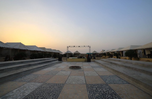 Sunrise Desert Resort