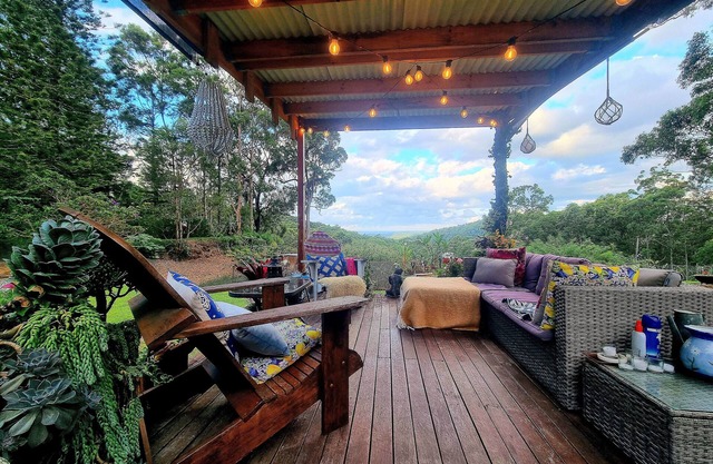 Hot spa, Sunrises & Ocean views on the horizon, pet friendly,fire pit, relax.