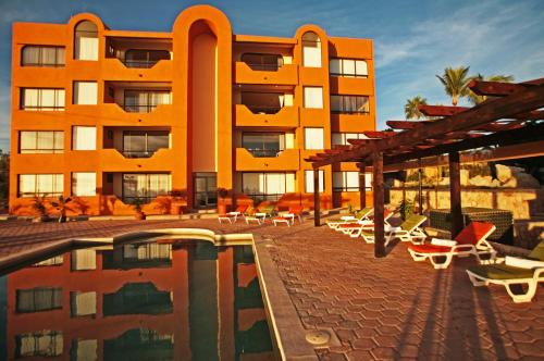 Sunrock Hotel & Suites