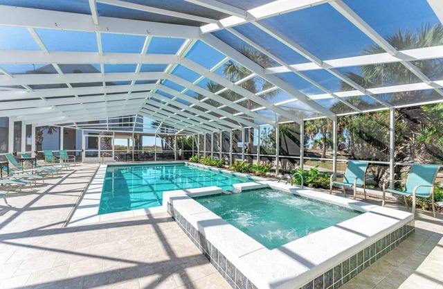 SunScape & SeaScape: Beachfront, 2 Kitchens, Elevator, Pool/Spa, Pet-Friendly