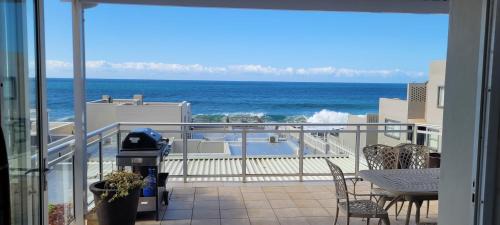 Sunseaker- Beachfront complex with Inverter