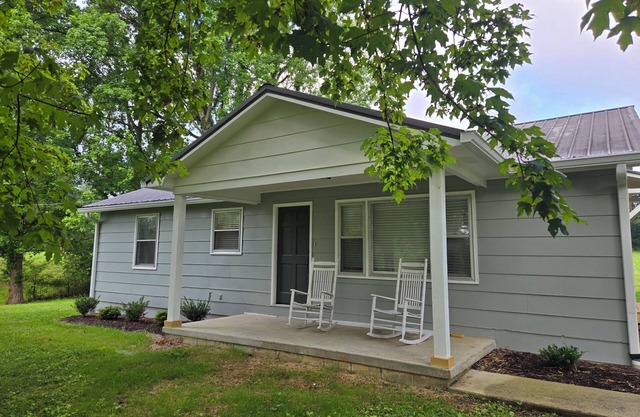 Sunset Acres Newly renovated 2 bedroom and 1 bath in Cookeville,TN