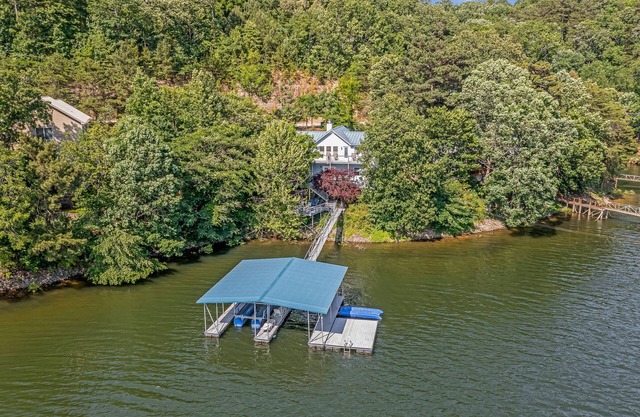 "SUNSET COVE" - Large cove with gorgeous sunsets! Gather here with friends & family!