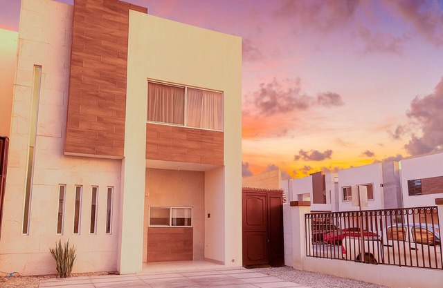 Sunset House in private property w/Alberca; 5 min Airport and Consulate