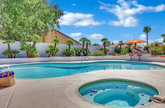 Sunset Royale - The Ultimate Vegas Getaway