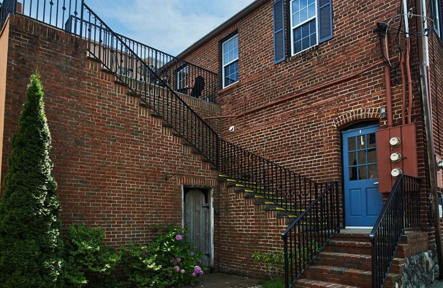 PUESTA DEL PASEO! UNA DE DOS APTS CON ENCANTO EN EL CORAZÓN DE Blowing Rock!