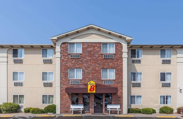 Super 8 by Wyndham Irving DFW Airport/South