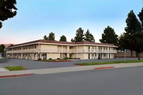 Super 8 by Wyndham San Jose