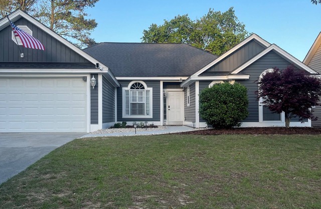 Super Clean & Cozy Savannah Home 15 min from both Tybee Island and Downtown.