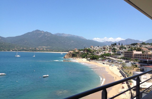 APARTAMENTO EXCELENTE CON AIRE ACONDICIONADO EN LA PLAYA CON UNA VISTA SALUDABLE PARAÍSO