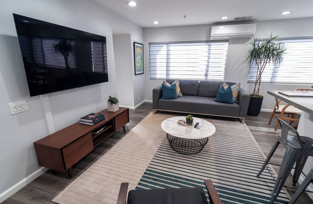 Magnífica casa de playa: 2 King Suites 2. 5 baños Pasos para la playa Capacidad para 6 juguetes Incluye