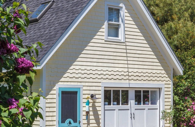 Jacobs Ave Cottage- En la ciudad (EV Charger Hook-UP)