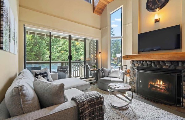 Superb Village Location! Walk to Skiing, Secure Parking