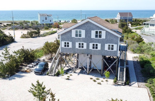 Surf House - Charlestown Beach