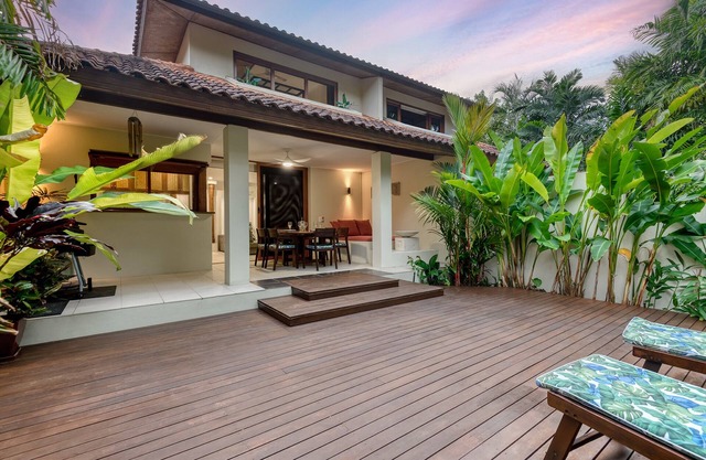 Surya Beachfront Villa No.2 - 3 Bedroom, 2 Bathroom
