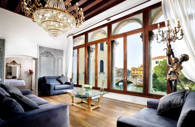 SWAN Dolce Vita, Luxurious Venetian Getaway with Exclusive Amenities