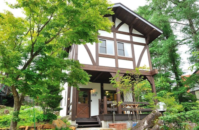 Sweet II Calm adult space / Yama-gu Fukushima