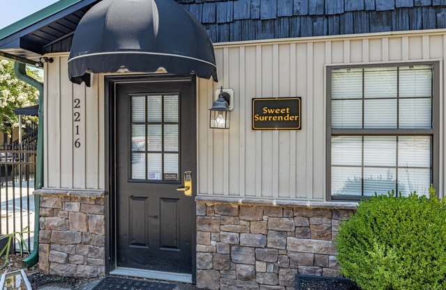 Sweet Surrender- a one-bedroom Smoky Mountain cabin full of premier amenities.