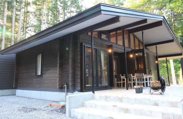 Sweet V Slumber in the flickering flames of the / Yama-gu Fukushima