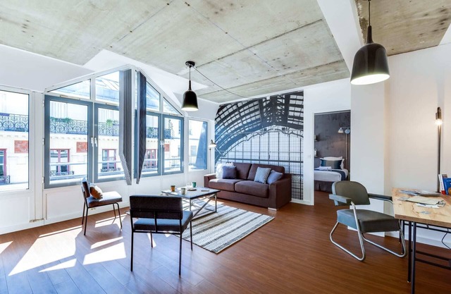 Milan VI - Cuatro Habitaciones Piso, Capacidad 10
