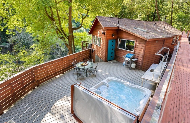 Sydney's Retreat: Treetop Paradise! Enchanting & Stylish! HtTb/Pup/WiFi