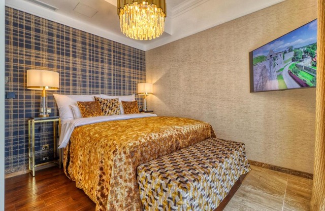 Szeredi Residence