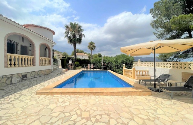 T-0521 Preciosa villa soleada en Monte Solana