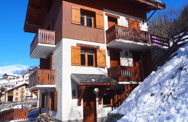 T2 / 36M² PARA 5 PERSONAS A 100 M DEL RECORRIDO MECÁNICO EN EL CORAZÓN DE PARADISKI