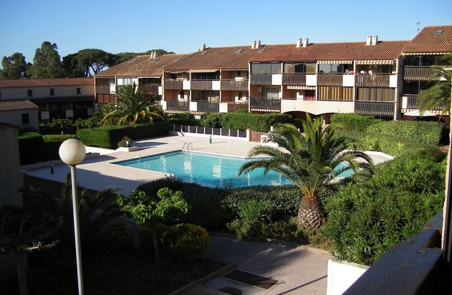 T2 en residencia con piscina seyne en mar Tamaris