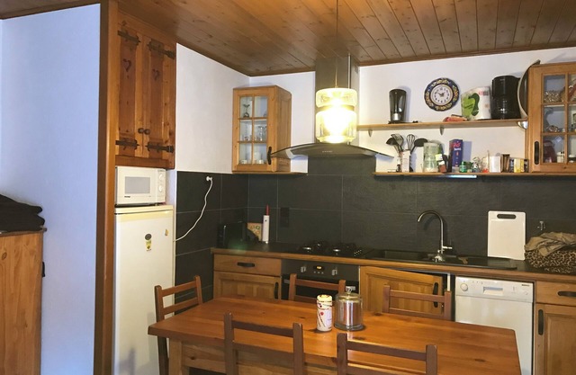 T2 lower cottage with garden