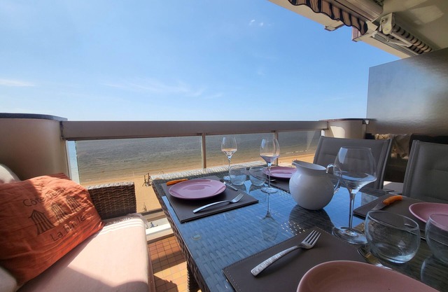 T2 with balcony and magnificent sea view