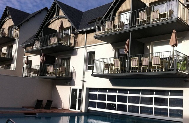 T3 apartment with swimming pool 50m from the beach