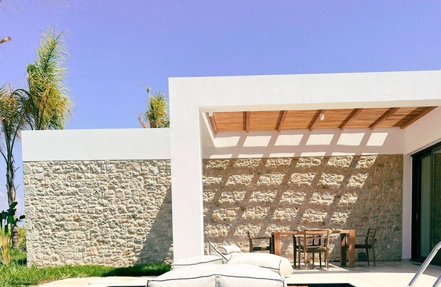 Taf Boutique Villa 1 bedroom villa, beachfront with private heated pool