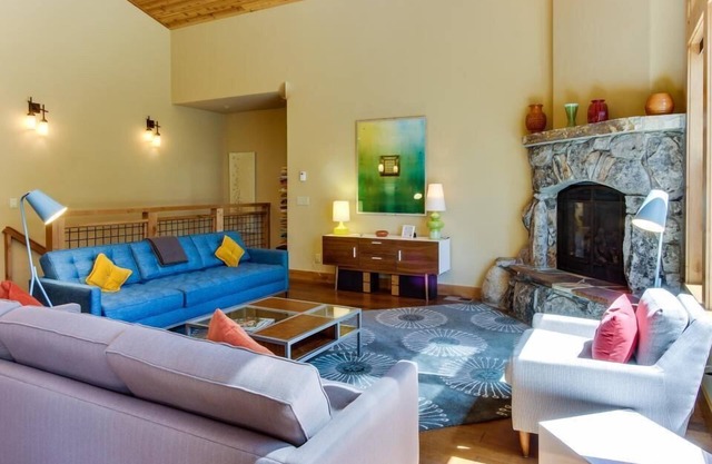 ¡Casa moderna y lujosa llena de luz 5BR, perfecta para 3 familias! ¡Verano ahora alquilando!