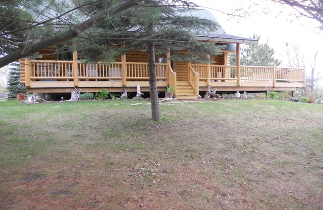 Casa de madera en el lago
