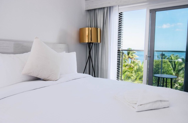 Take in the stunning view of the barrier reef in our ocean-view studio!