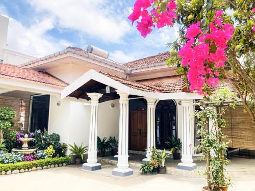 Tango Aayu Resort