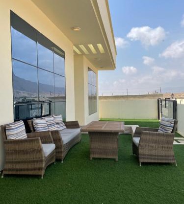 Taqah Hills; طاقة هيلز
