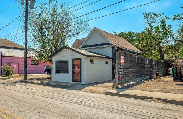 Tattoo Studio-this converted tattoo studio faces all the Washington Ave action