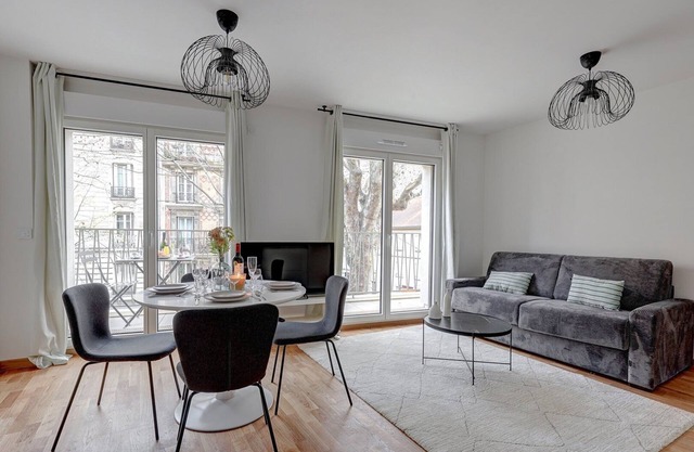 TBS 197 - Bright apartment with terrace