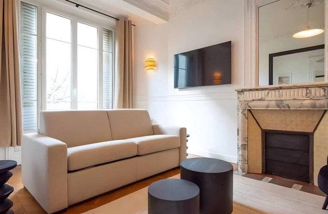 TBS 318 - Superb apartment near the Eiffel Tower