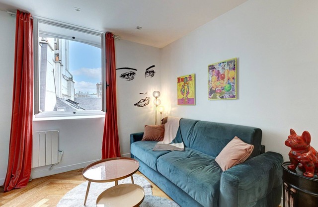 TBS 79 - Elegant apartment in the Marais district