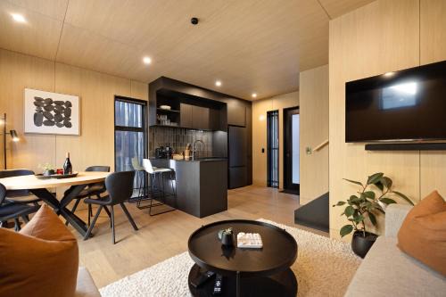 Te Awa Luxury Villa Queenstown