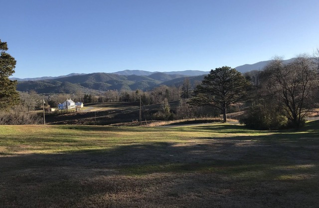¡La mejor escapada de alquiler de vacaciones en las montañas humeantes de Tennessee!
