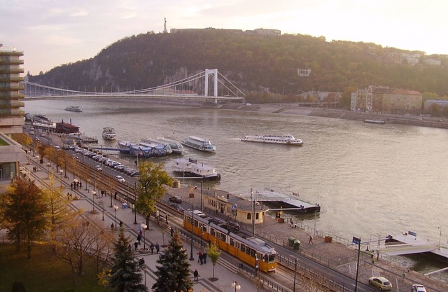 Terraza con panorama excepcional sobre el Danubio.