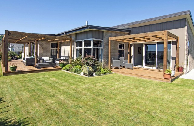 TERRIFIC ON TAYLOR - BLENHEIM HOLIDAY HOME, with a garden in Blenheim