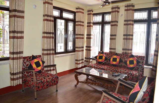 Thamel <5 minutos a pie 2BHK (Primer Apartamento)